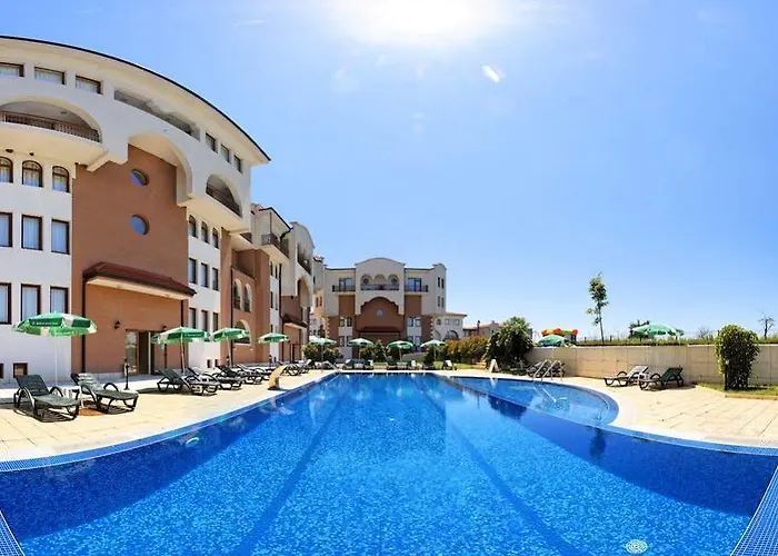 Sunrise Club Apart ラヴダ